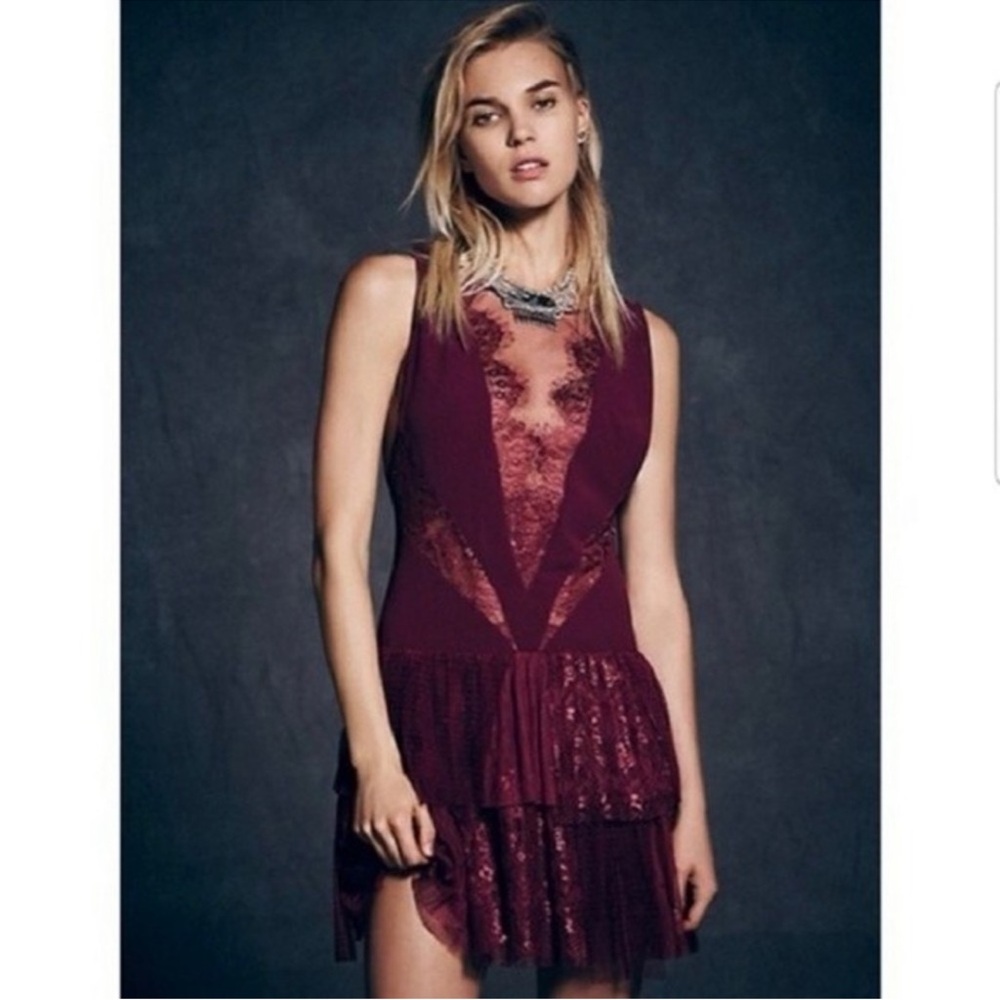 EUC Free People Dove Lace Sleeveless Mini Dress in Rich Berry Color Size 6 - Picture 1 of 11